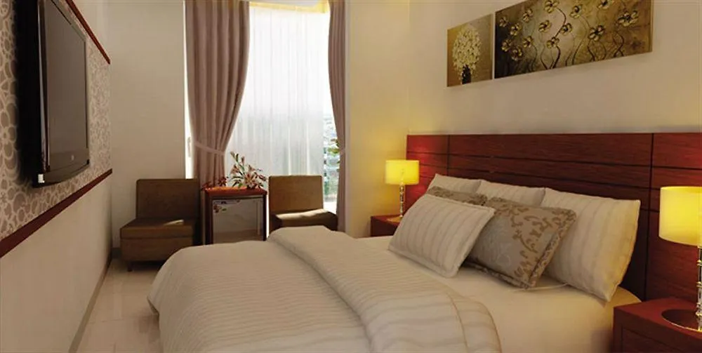 Nam Hung Hotel Nha Trang 3*,
