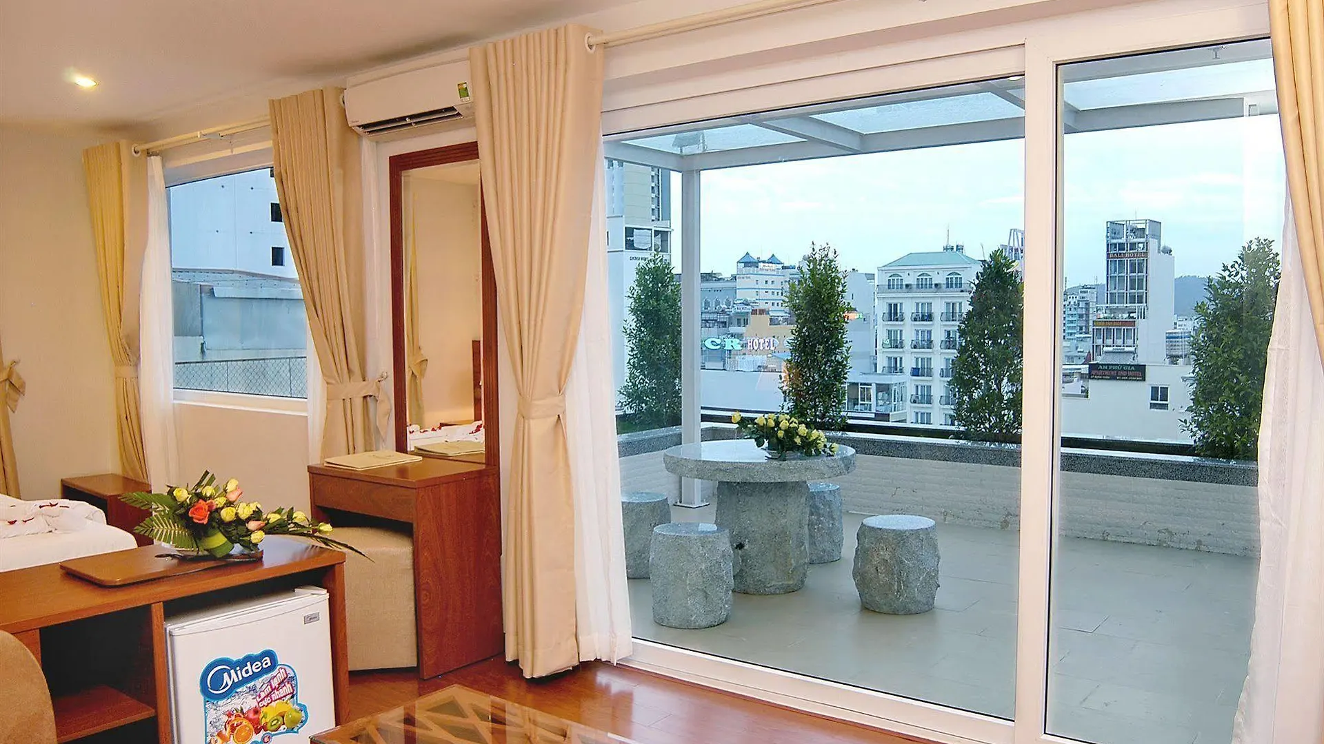 Nam Hung Hotel Nha Trang 3*,